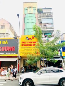 CHO THUÊ NGUYÊN CĂN MẶT TIỀN 359 NGUYỄN TRÃI, QUẬN 1